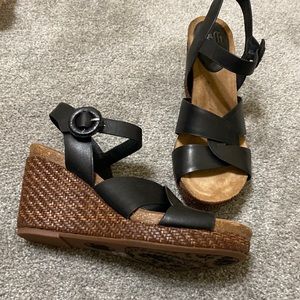 Black leather wedge platform sandals by Sofft, NEW, size 8.5, 3” heel